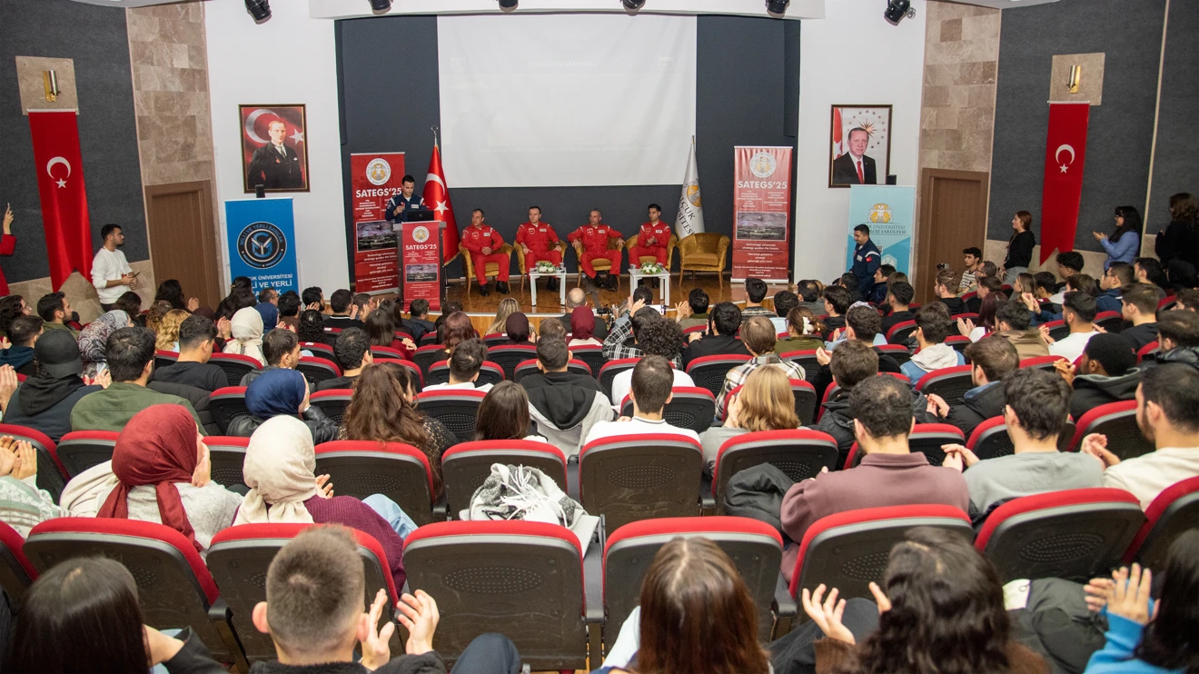 Türk Yıldızları, Selçuk Üniversitesi öğrencileriyle buluştu